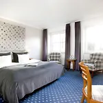 Petra 4*