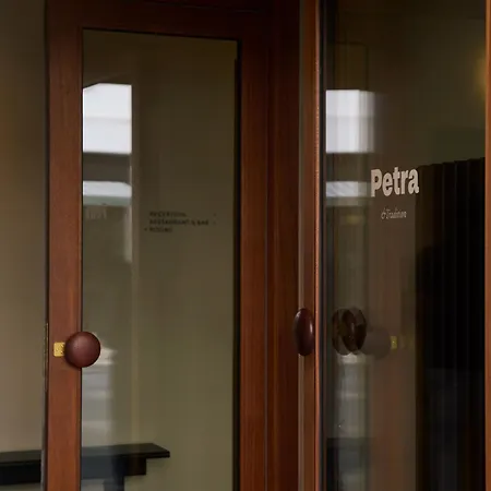 Petra Hotell